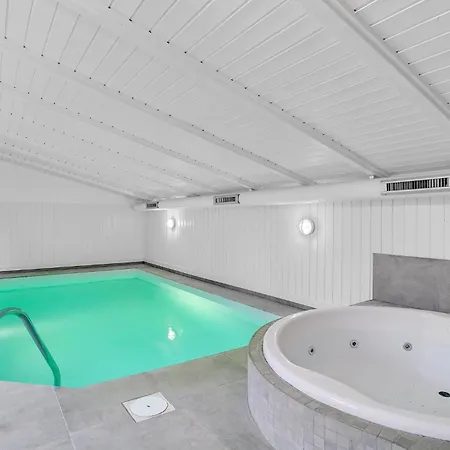 펜션 4 Bedroom Cozy In Nykobing Sj Klint