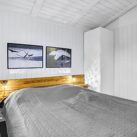4 Bedroom Cozy In Nykobing Sj * Klint