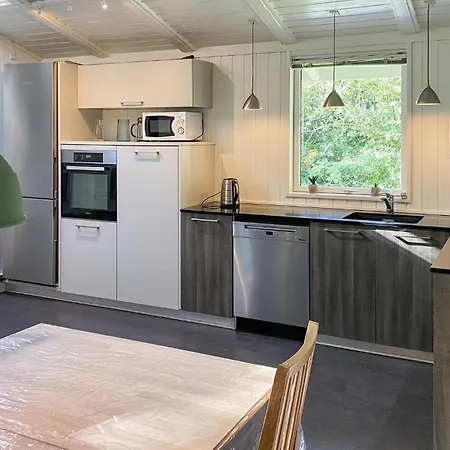 펜션 4 Bedroom Cozy In Nykobing Sj Klint