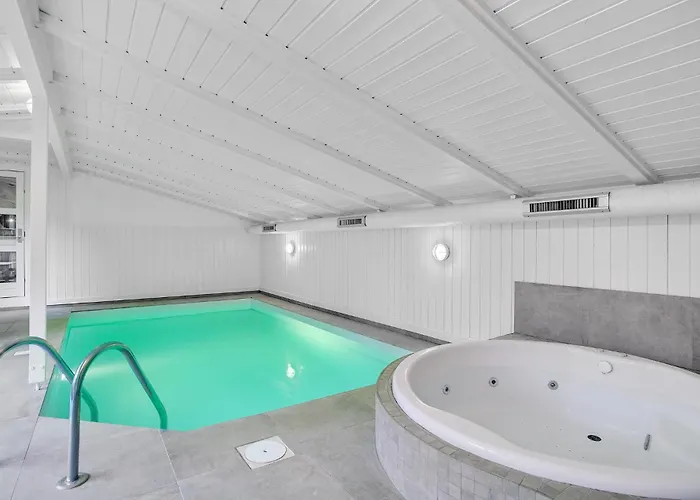 בית נופש 4 Bedroom Cozy In Nykobing Sj Klint