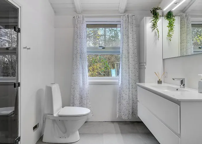 4 Bedroom Cozy In Nykobing Sj Dom wakacyjny