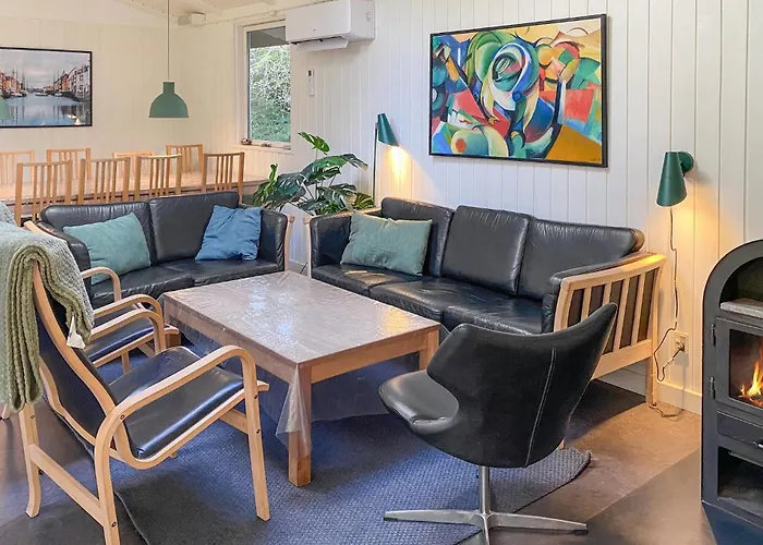 4 Bedroom Cozy In Nykobing Sj *