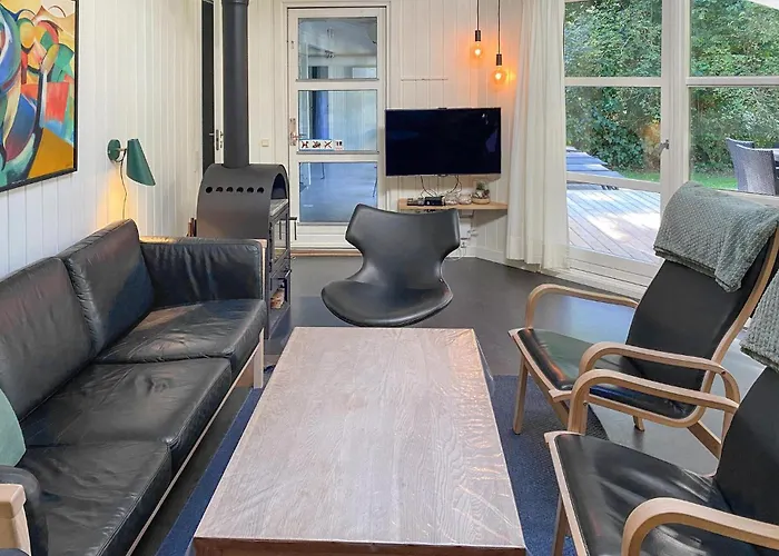 4 Bedroom Cozy In Nykobing Sj * Klint
